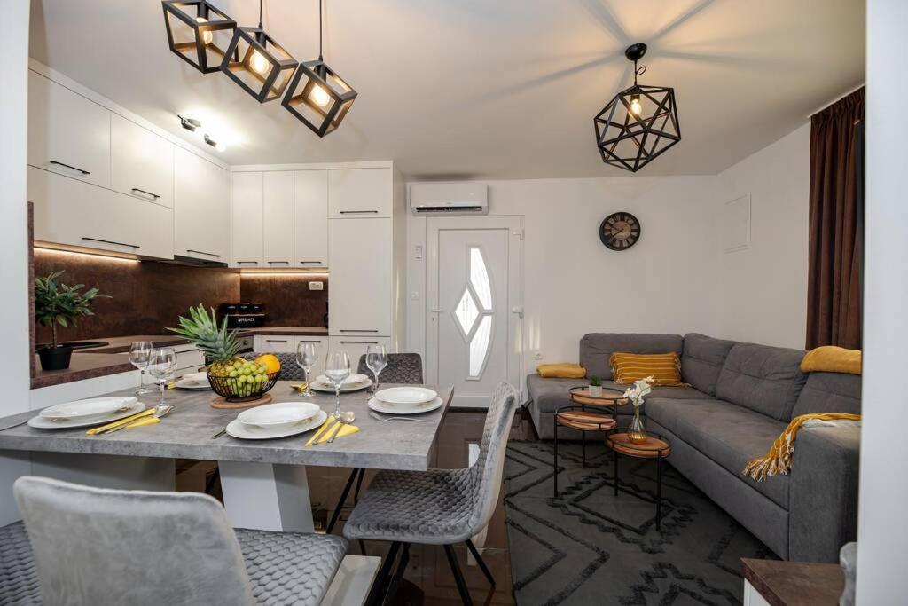 Apartment Warehouse *